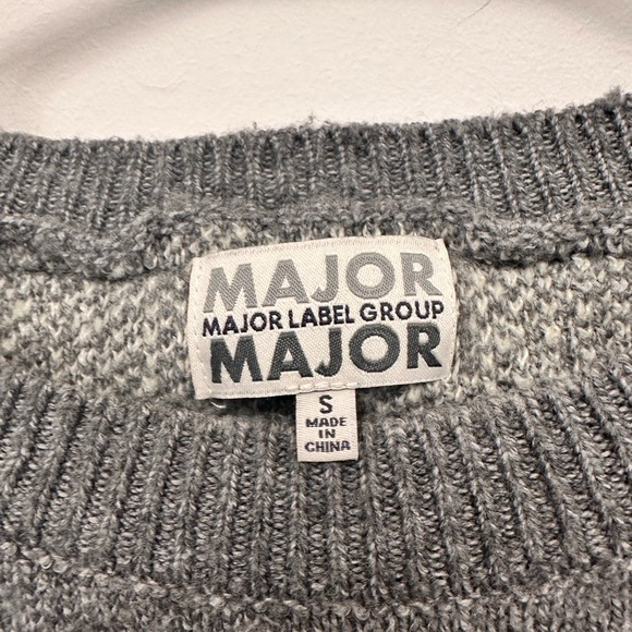 Grey Cloud Sweater - Picture 3 of 3